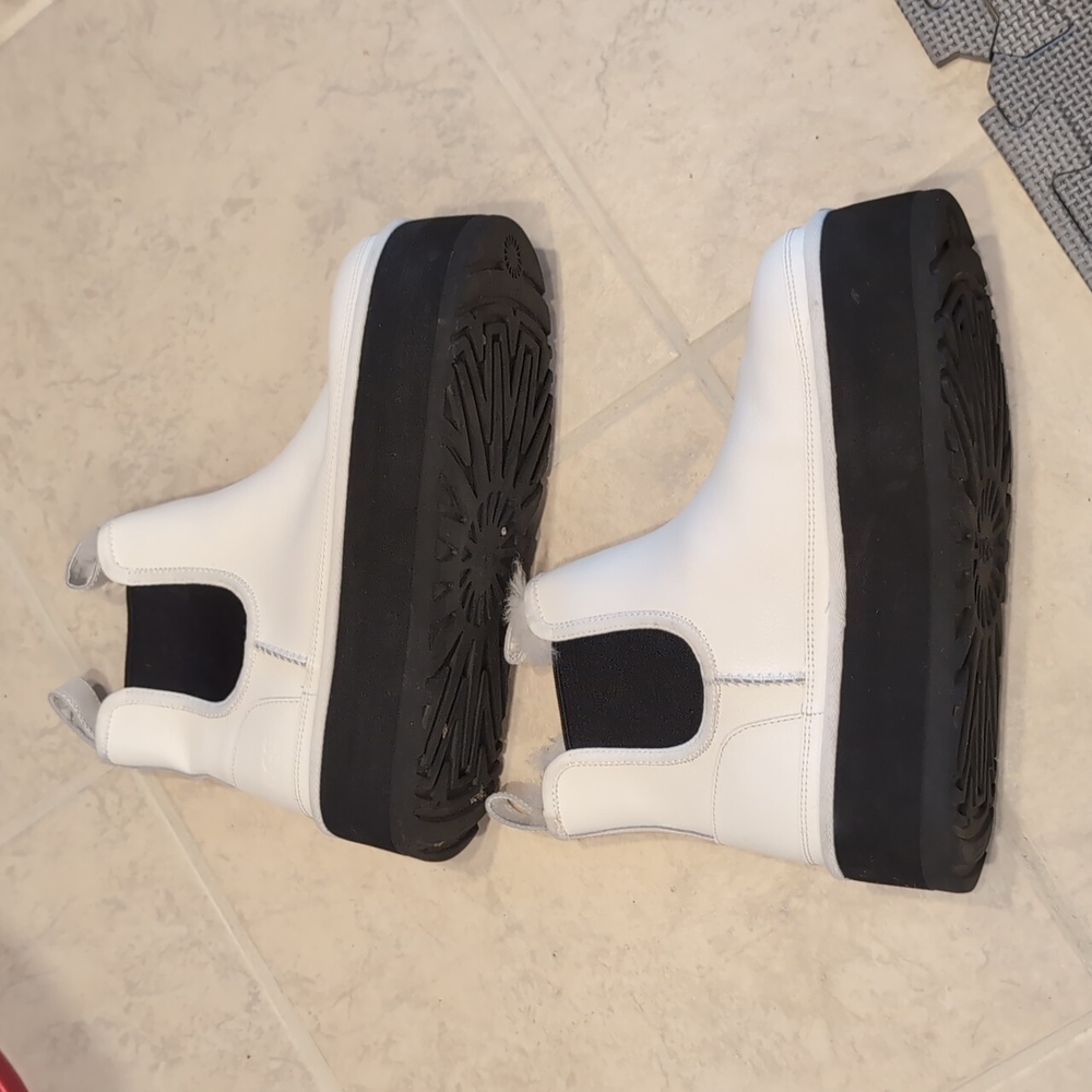 UGG Neumal Platform Chelsea Women's White Boots - Picture 4 of 10